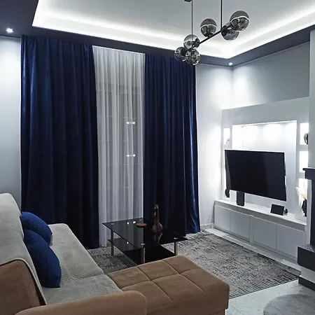 Paradise Apartment, Village Lárdosz