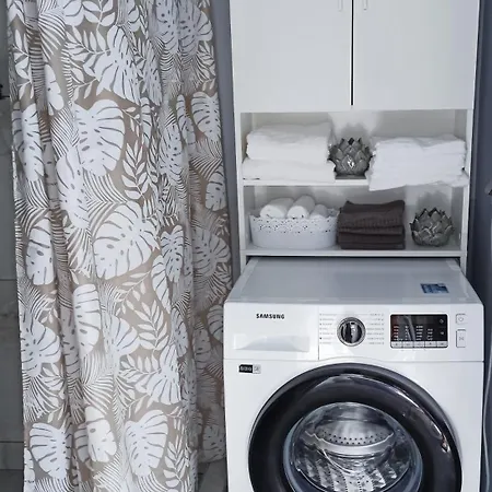 Paradise Apartment, Village *