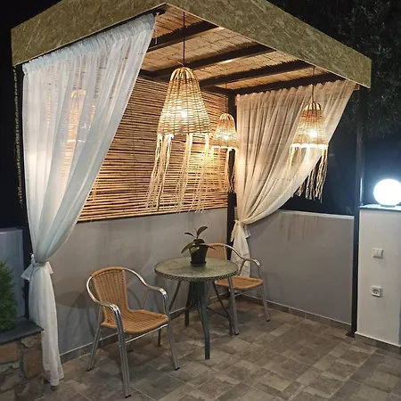 Paradise Apartment, Village Lardos