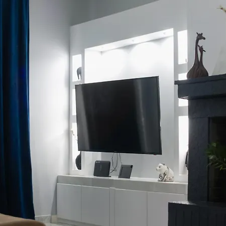 Paradise Apartment, Village