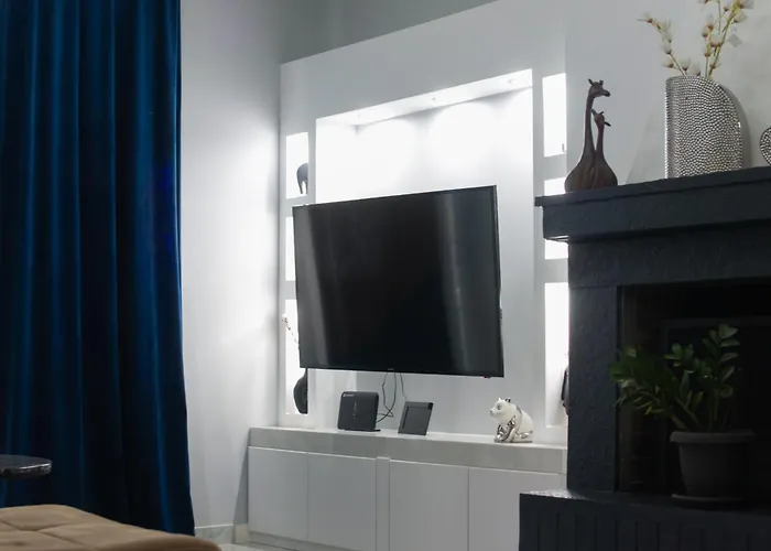 Paradise Apartment, Village