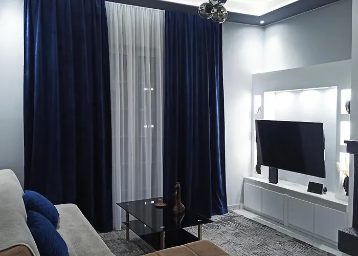 Paradise Apartment, Village لاردوس