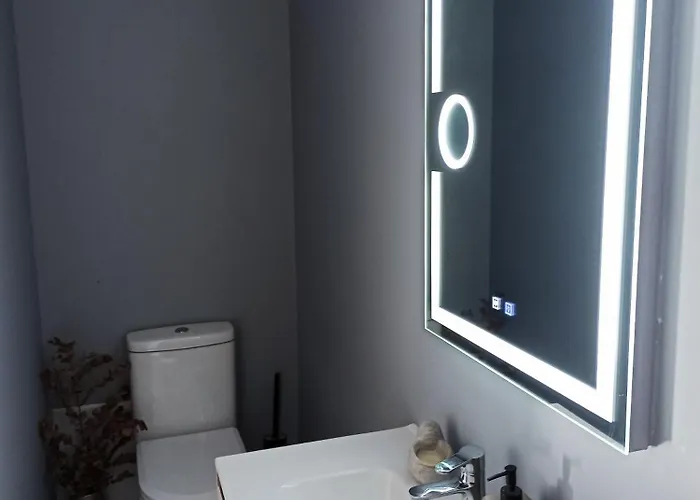 Paradise Apartment, Village * لاردوس